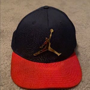 Nike jordan gold hat